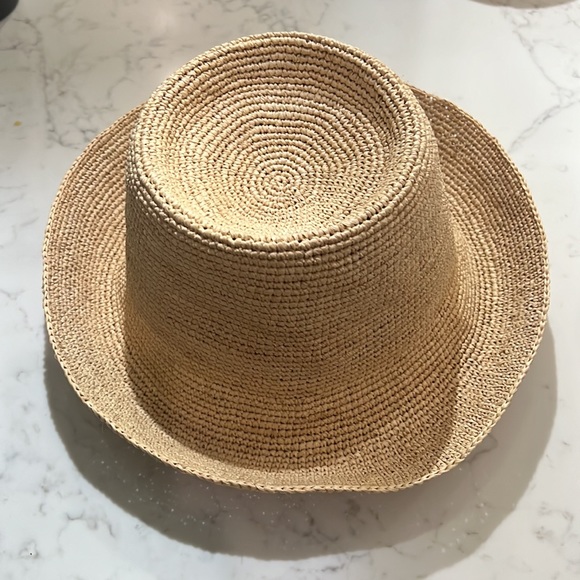 NEW JANESSA LEONE felix bucket hat in natural raffia - Picture 3 of 7